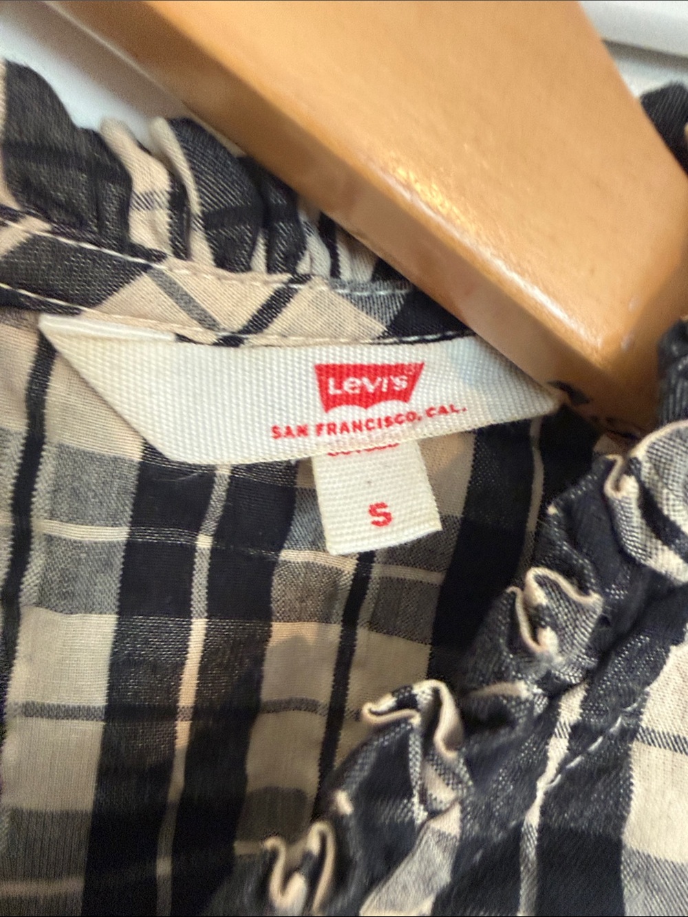 Levi's Black & Cream Plaid Puff Sleeve Top - S - Picture 2 of 5
